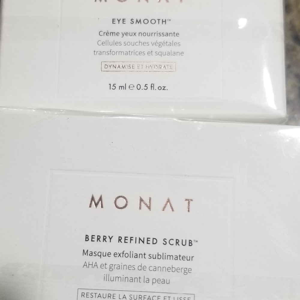 Bundle of 2. Eye smooth  and berry scrub
